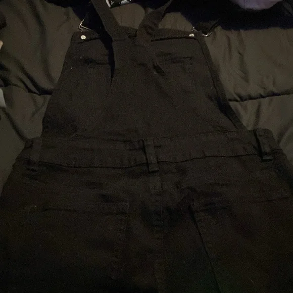 Overall - Picture 2 of 3